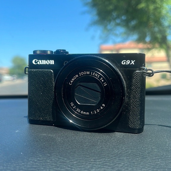 Canon camera quality good. No scratches not broken either.